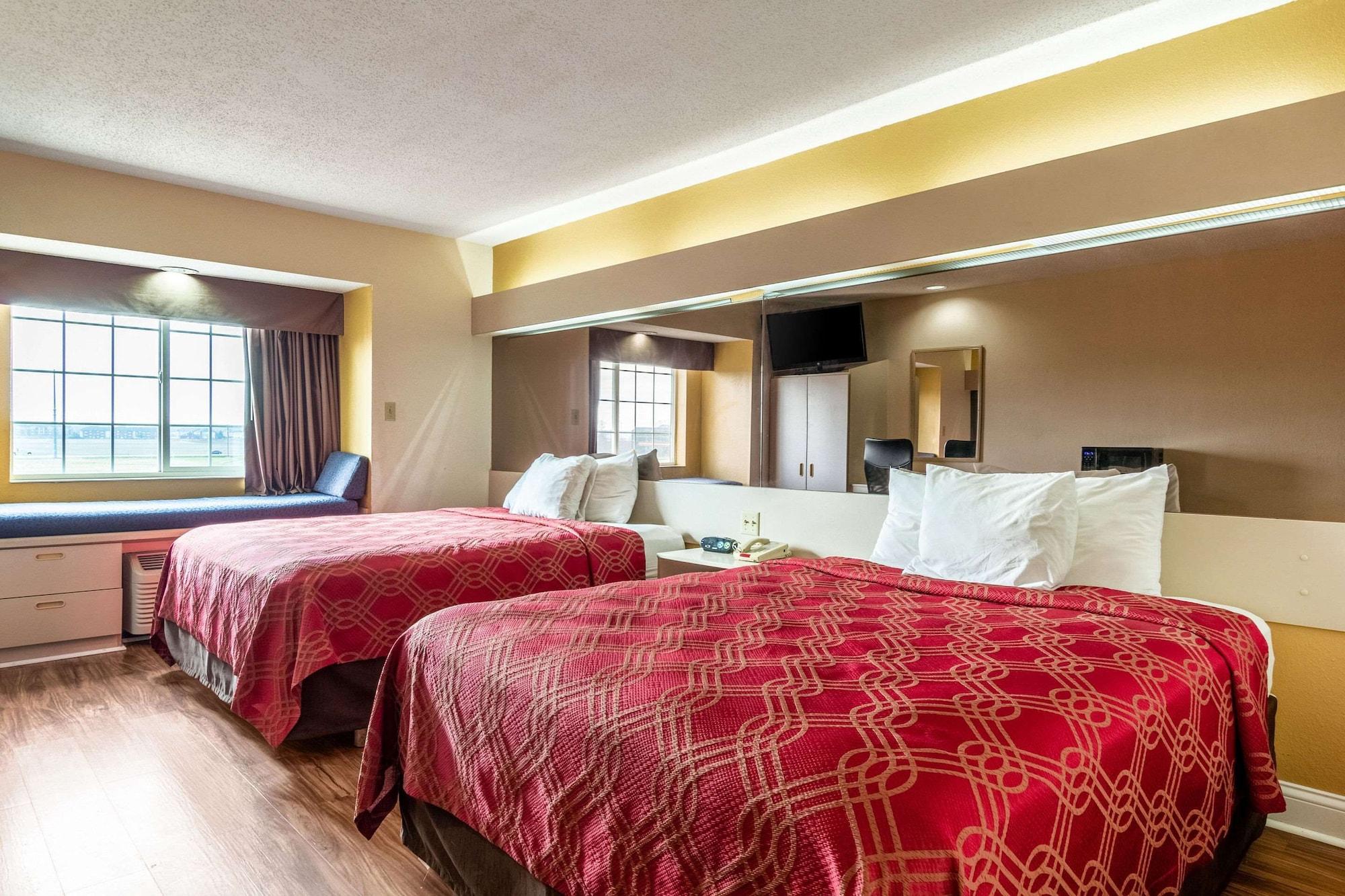 Econo Lodge Inn & Suites Evansville Stevenson Eksteriør billede