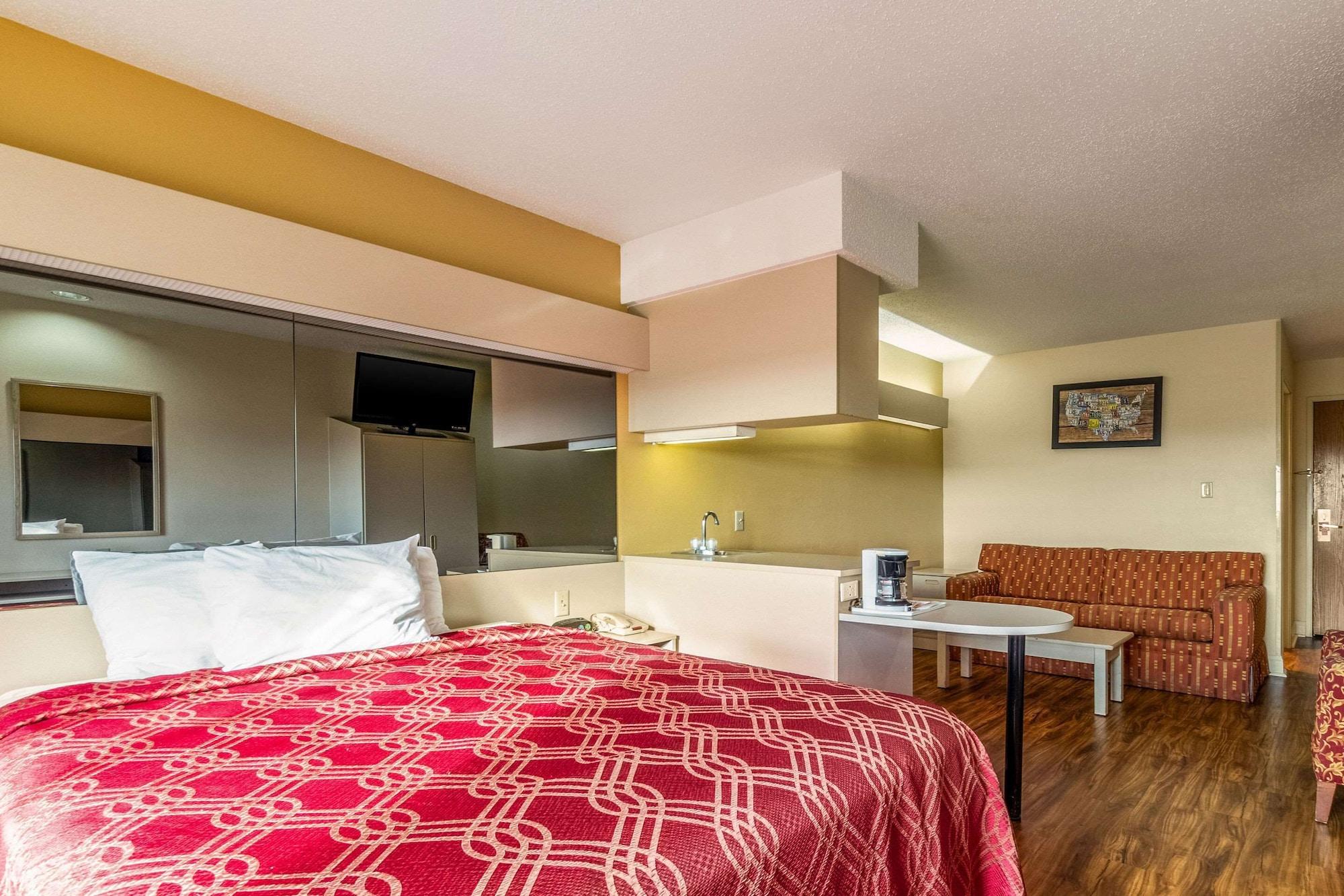 Econo Lodge Inn & Suites Evansville Stevenson Eksteriør billede