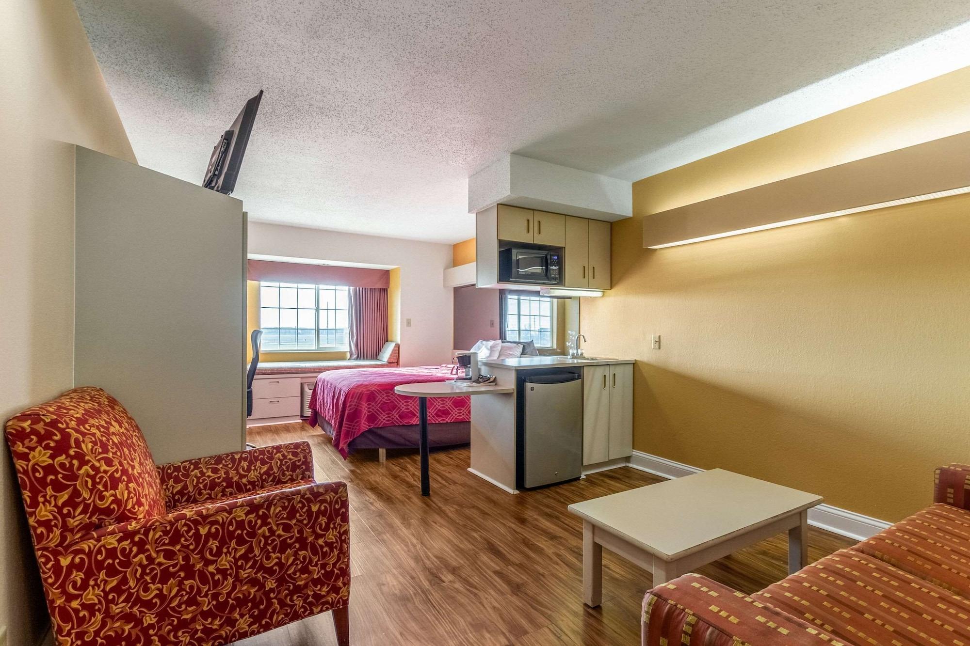 Econo Lodge Inn & Suites Evansville Stevenson Eksteriør billede