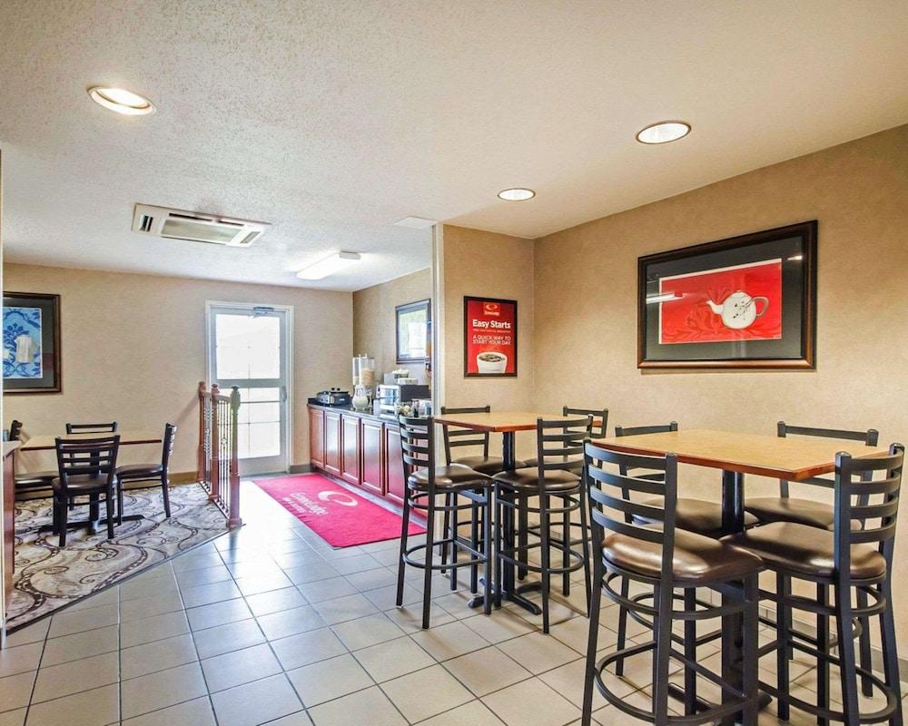 Econo Lodge Inn & Suites Evansville Stevenson Eksteriør billede